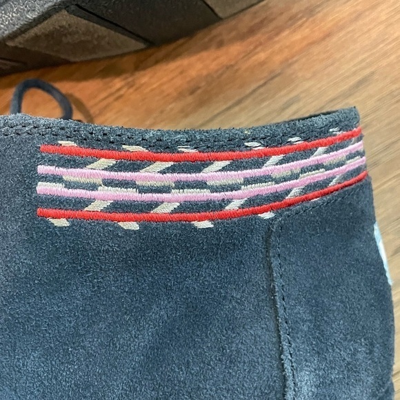 TOMS Desert Suede Wedge Booties- Sz 8.5 - Picture 6 of 10